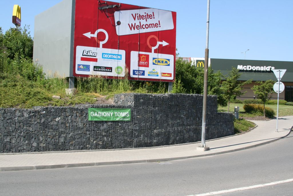 Avion shopping park kruhový objezd